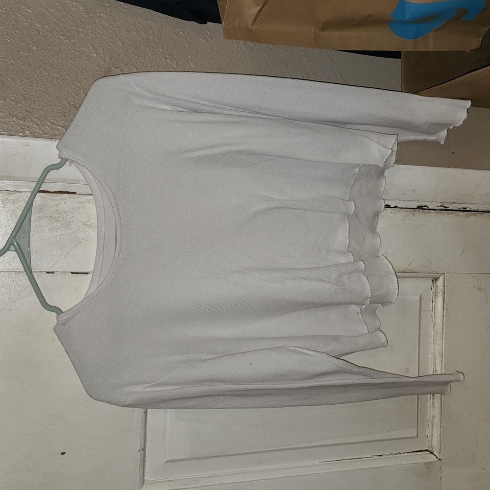 White long sleeved ruffle crop top